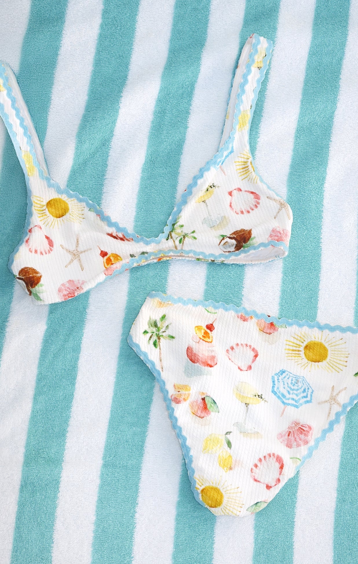 Maritime Top ~ Seaside Treasures Scallop